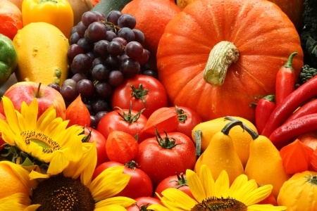 A photo of an assortment of fruits and vegetables, which are naturally on the list of gluten-free foods